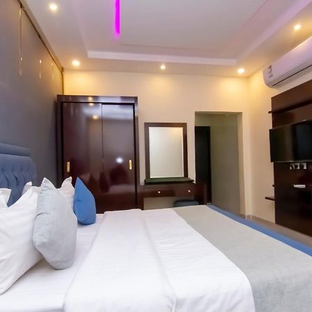 ال متعب سويتس الفلاح 1 Aparthotel Рияд Екстериор снимка